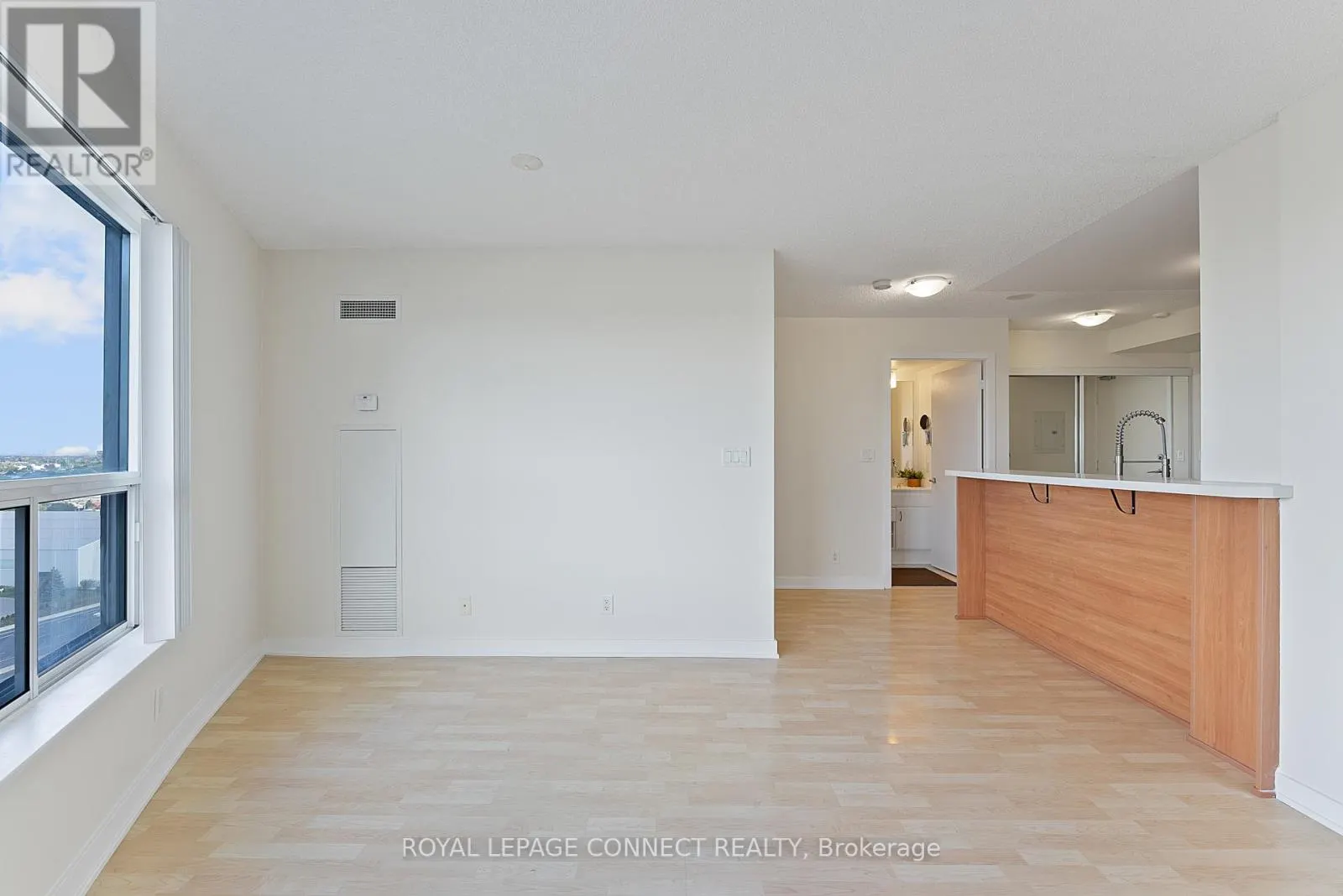 1712 - 36 LEE CENTRE DRIVE
