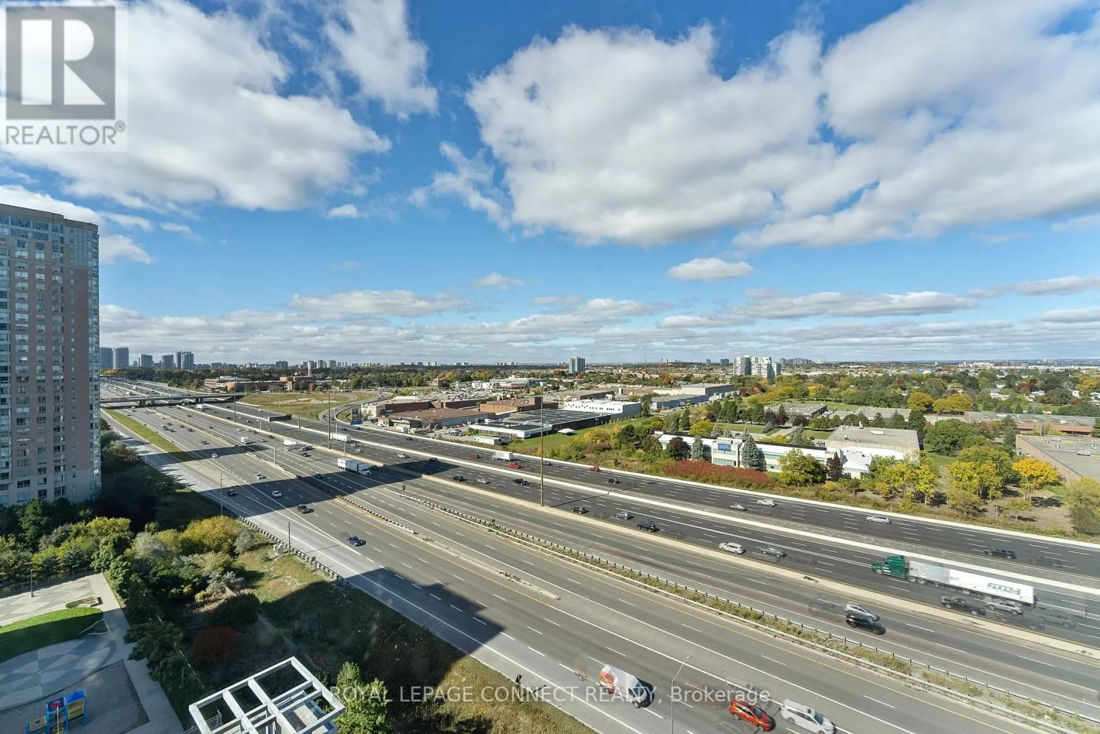 1712 - 36 LEE CENTRE DRIVE