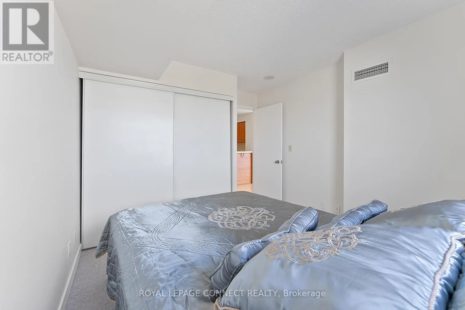 1712 - 36 LEE CENTRE DRIVE
