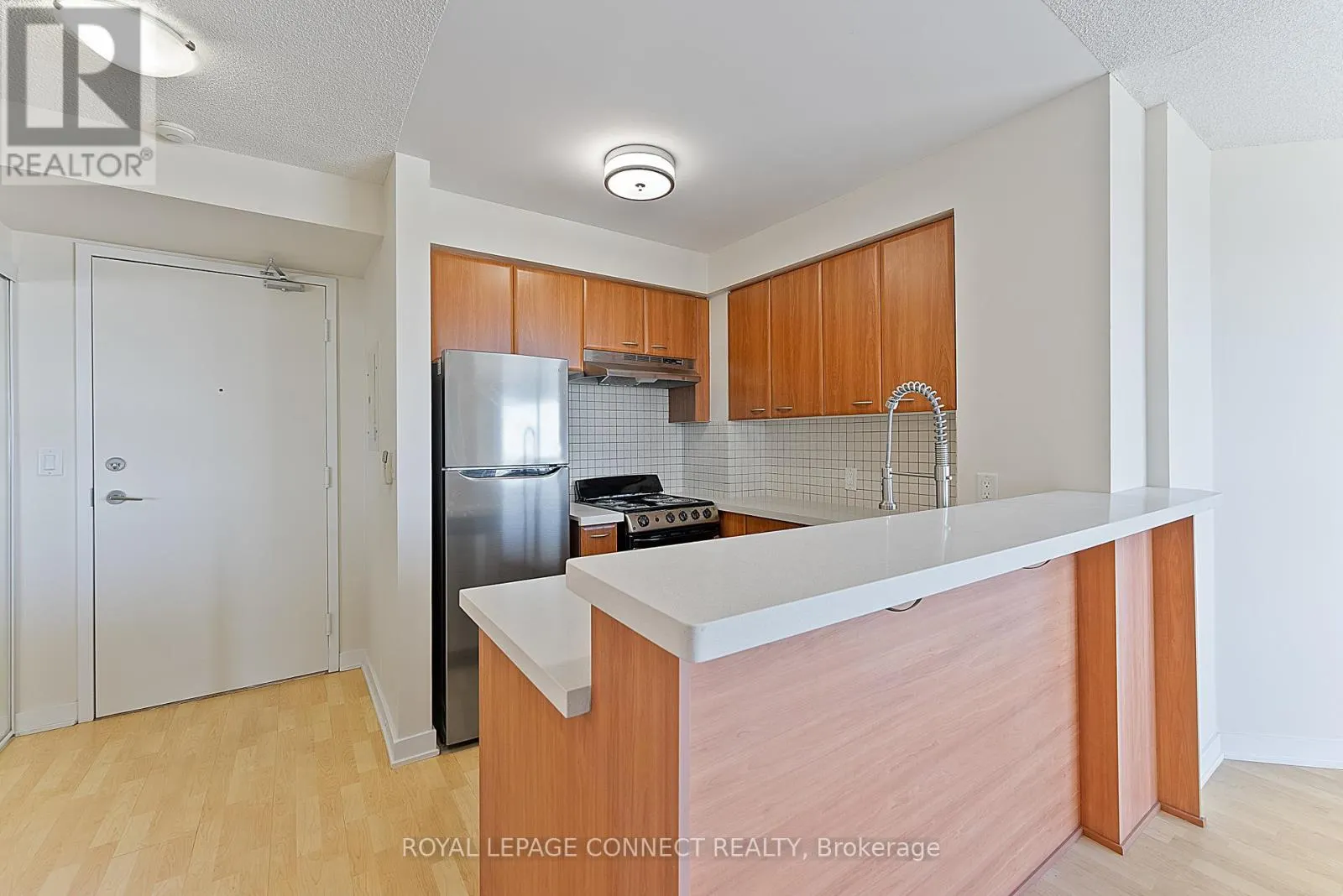 1712 - 36 LEE CENTRE DRIVE