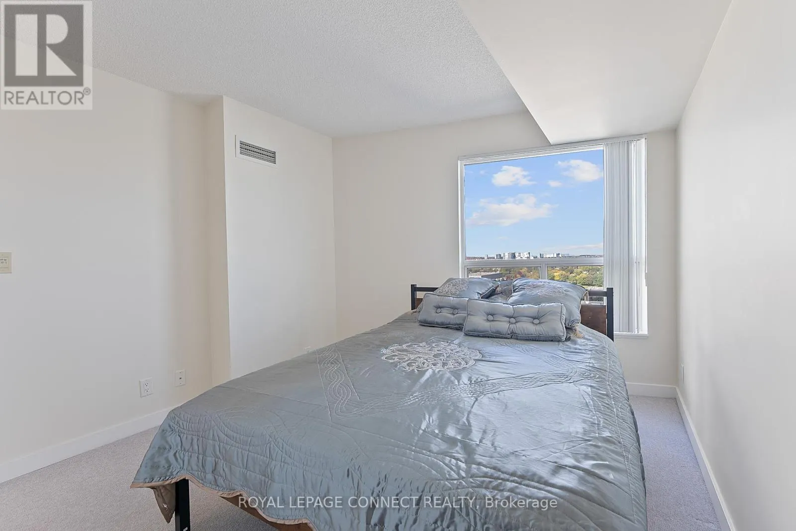 1712 - 36 LEE CENTRE DRIVE