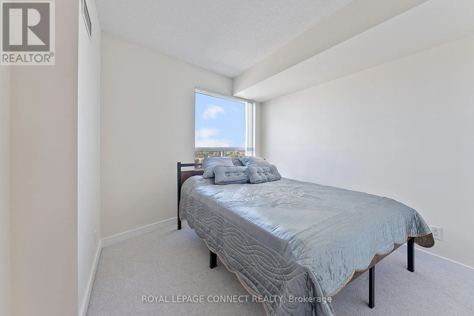 1712 - 36 LEE CENTRE DRIVE