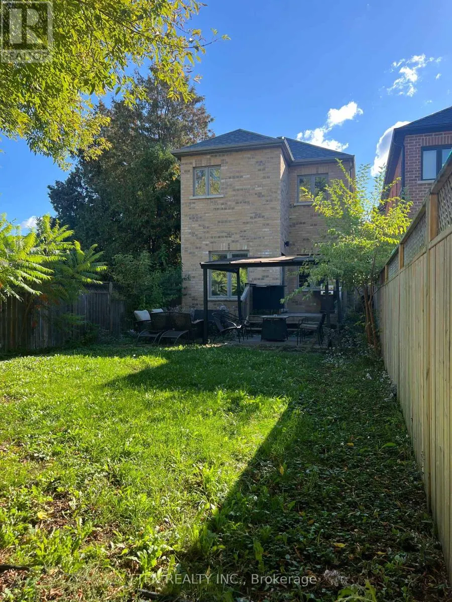282B AYLESWORTH AVENUE