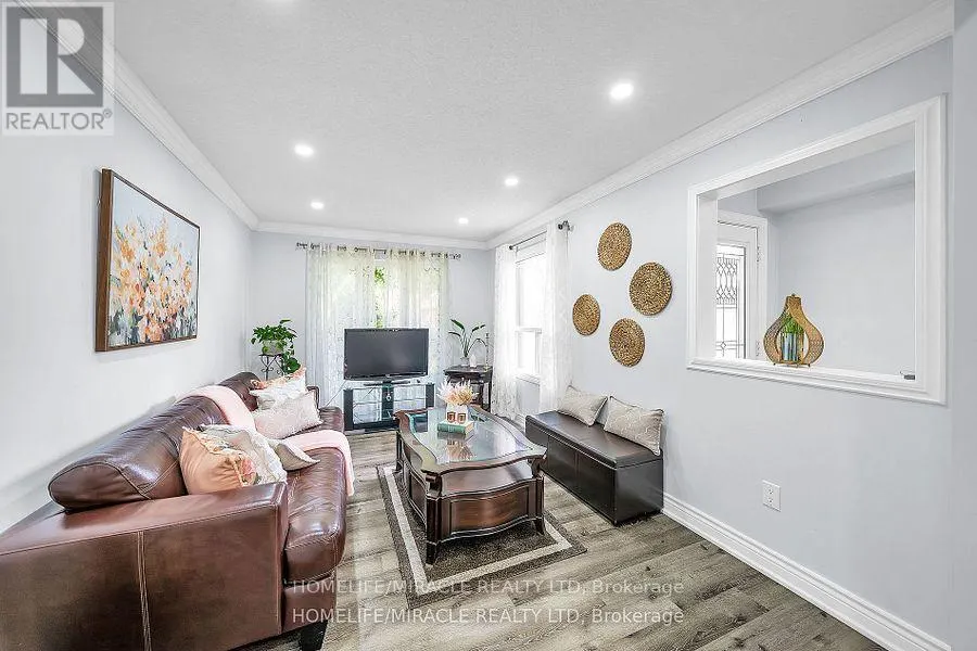 7 HOUGHTON COURT