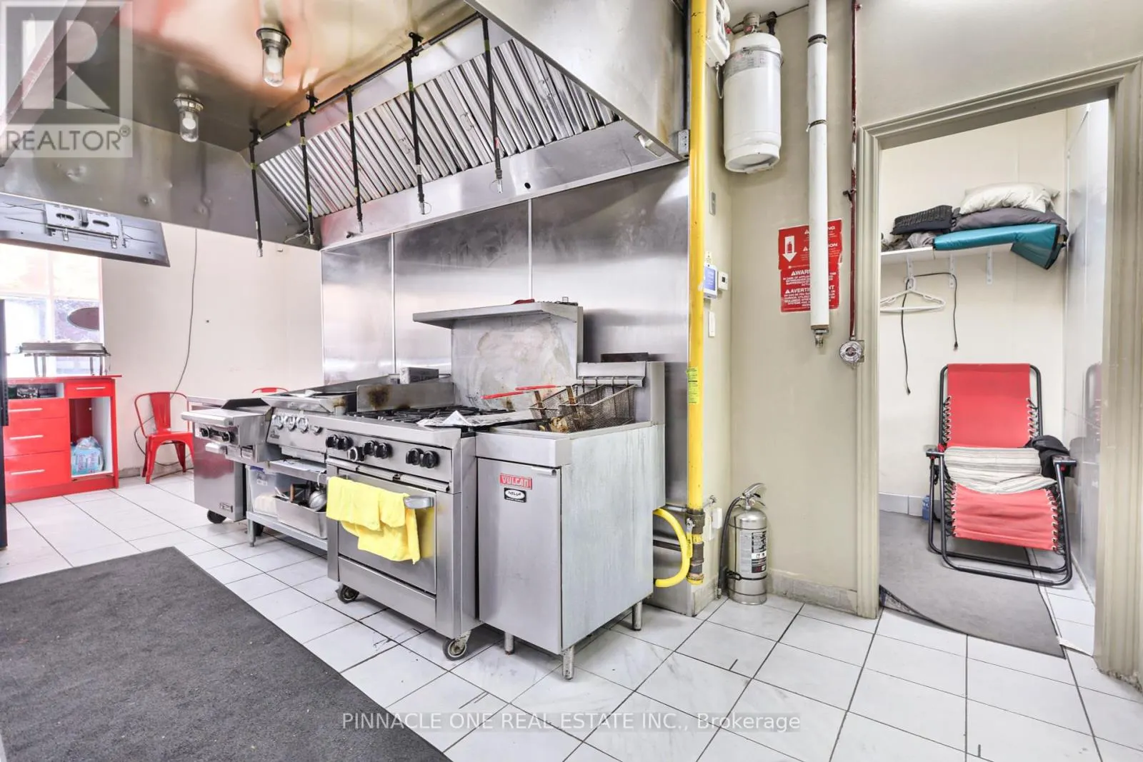 2 - 3192 EGLINTON AVENUE E