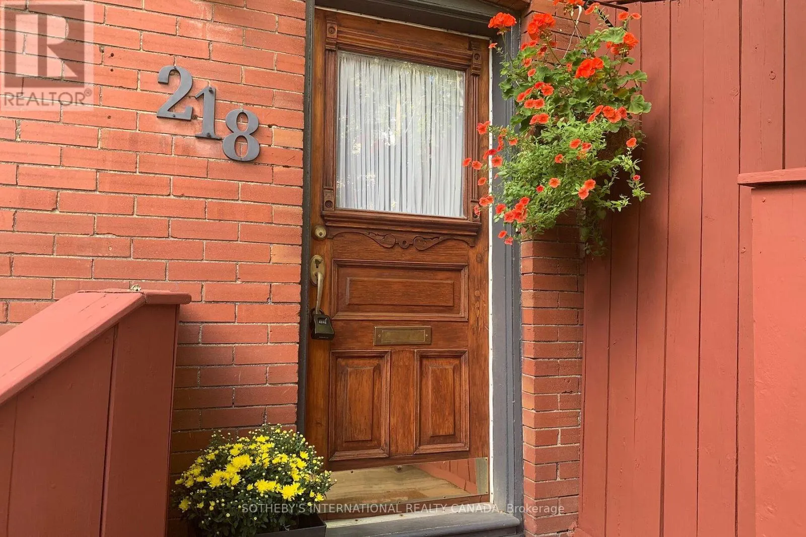 218 DE GRASSI STREET