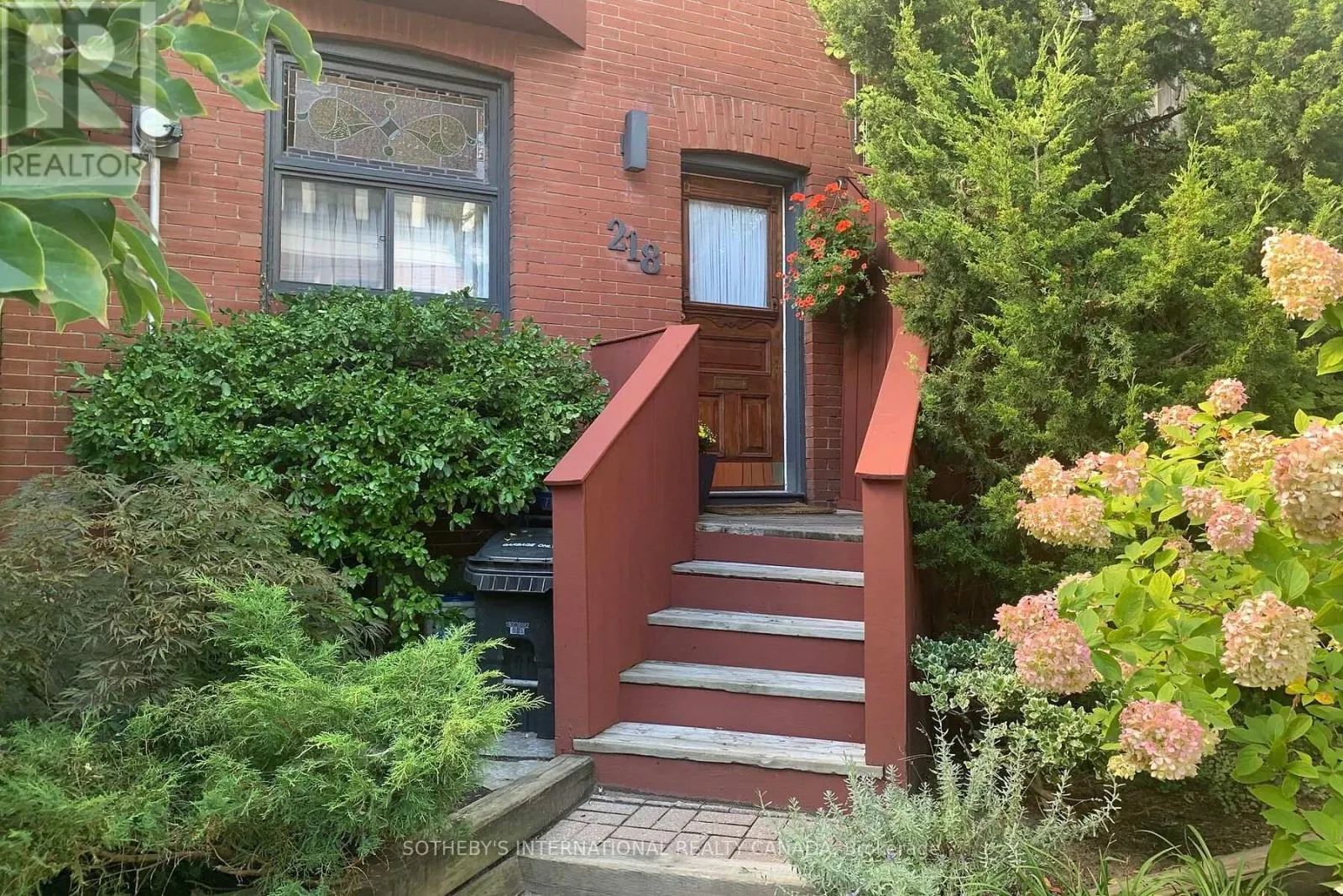 218 DE GRASSI STREET