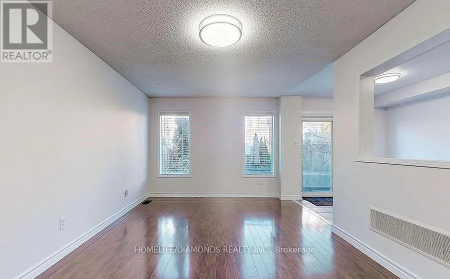 106 STOKELY CRESCENT
