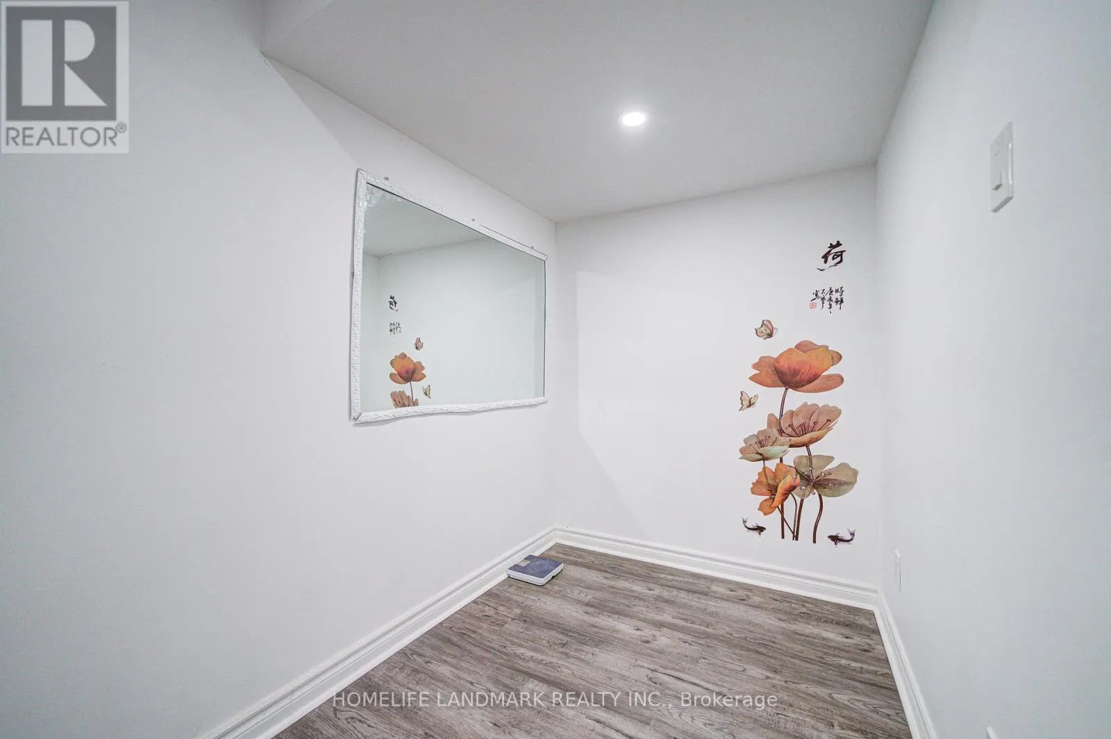 33 PHALEN CRESCENT