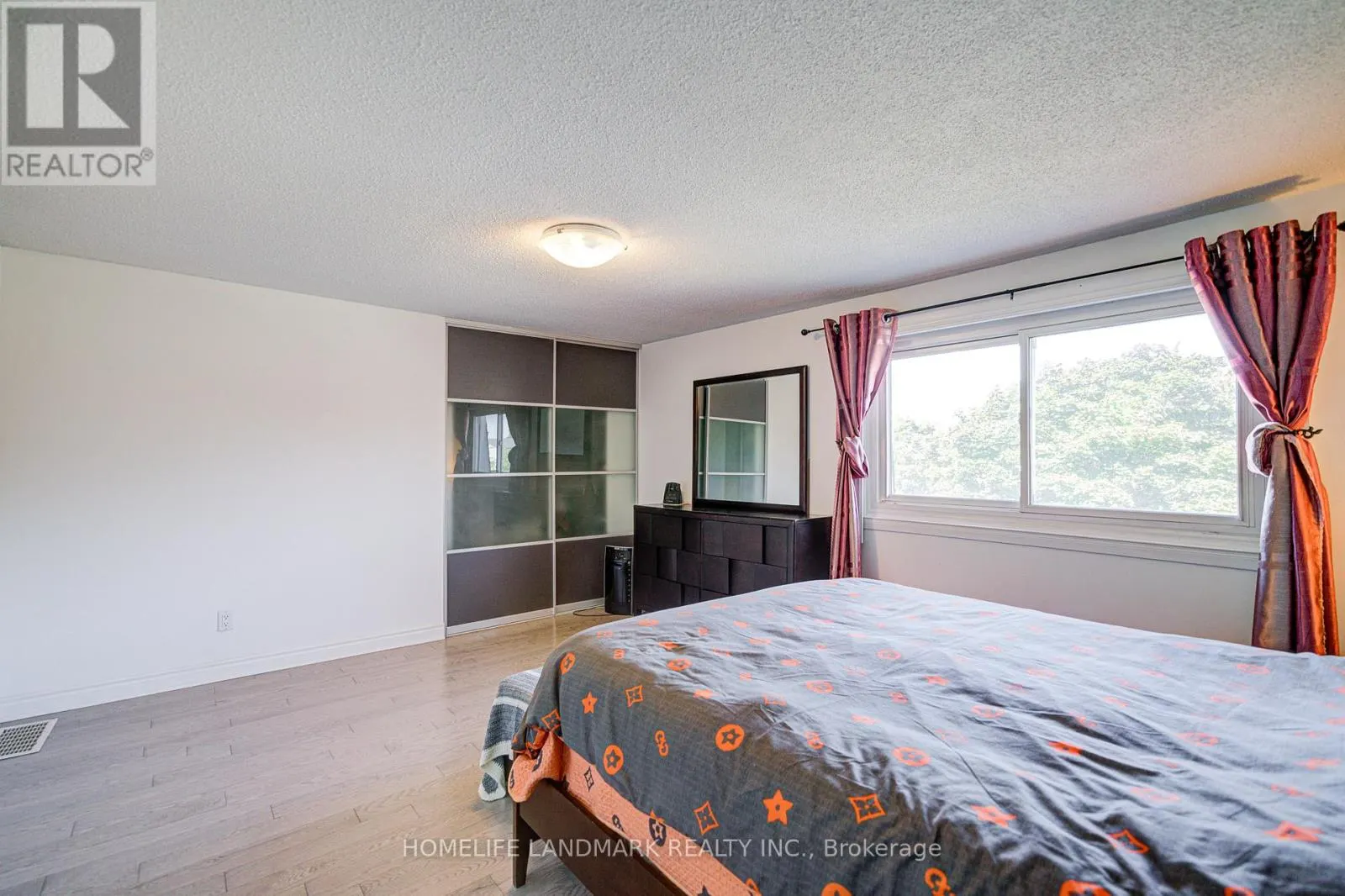 33 PHALEN CRESCENT