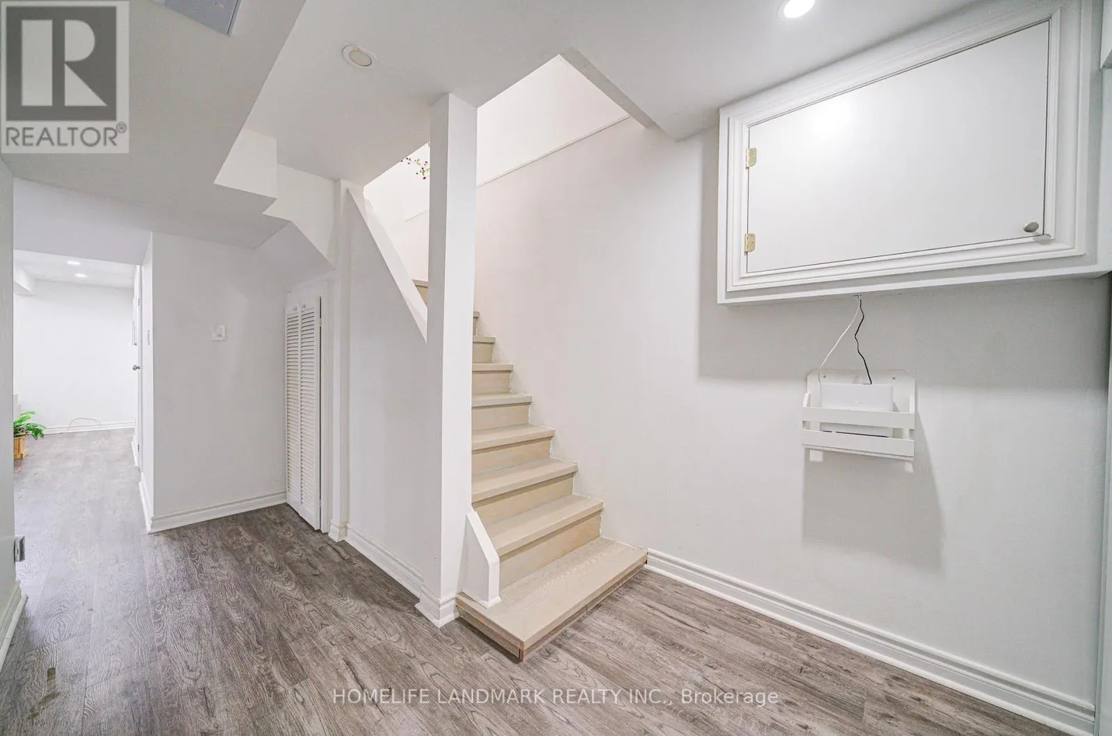 33 PHALEN CRESCENT
