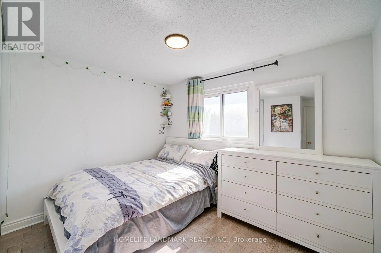33 PHALEN CRESCENT