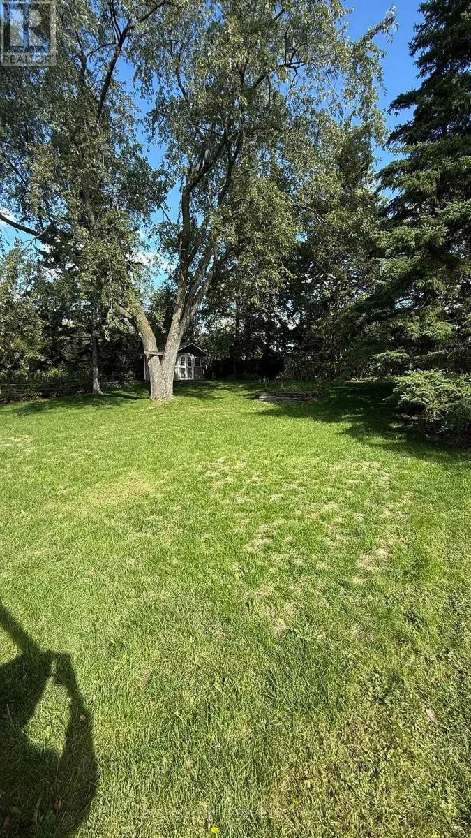 133 ELIZABETH CRESCENT