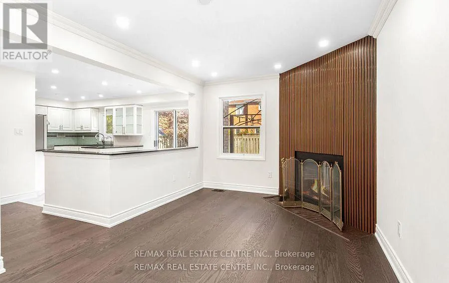 42 HOWES STREET