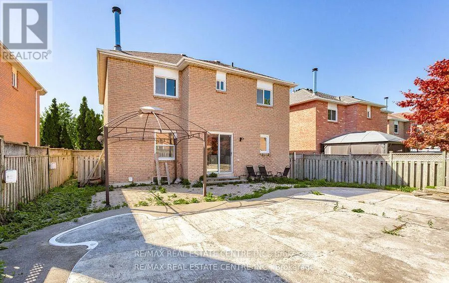 42 HOWES STREET