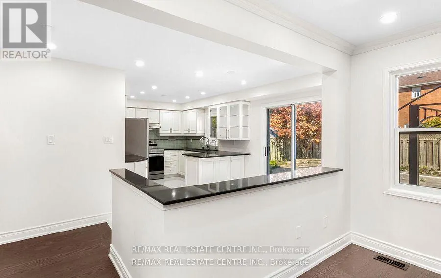 42 HOWES STREET
