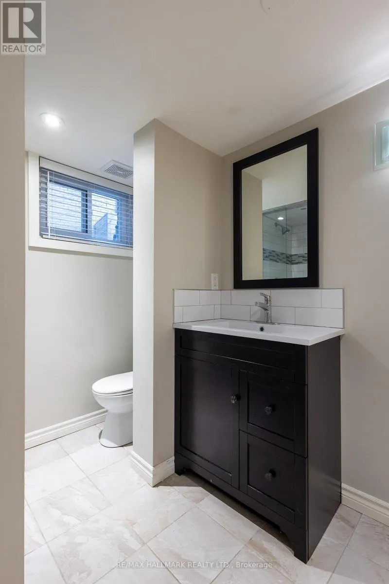 LOWER - 96 GLEN DAVIS CRESCENT