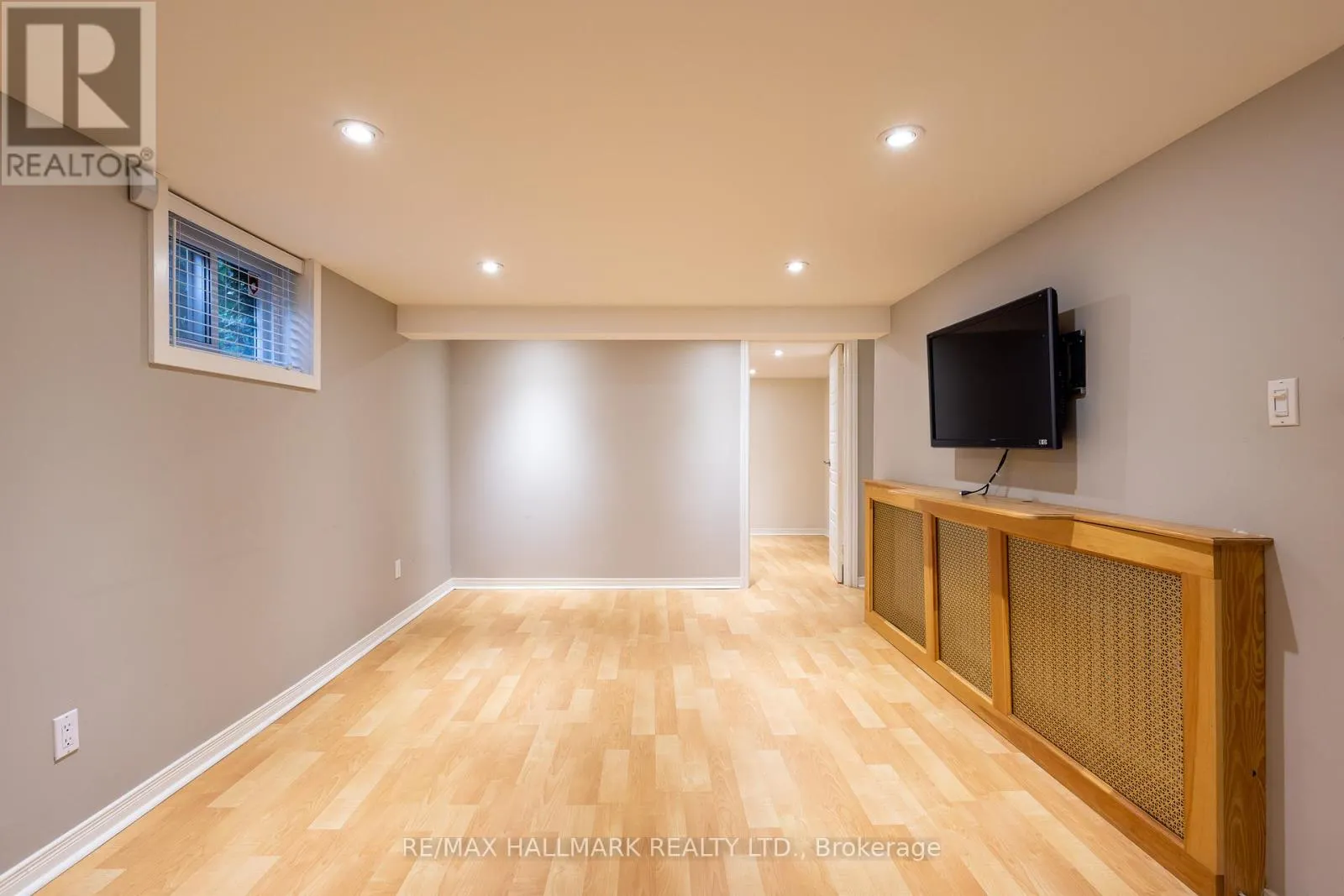 LOWER - 96 GLEN DAVIS CRESCENT