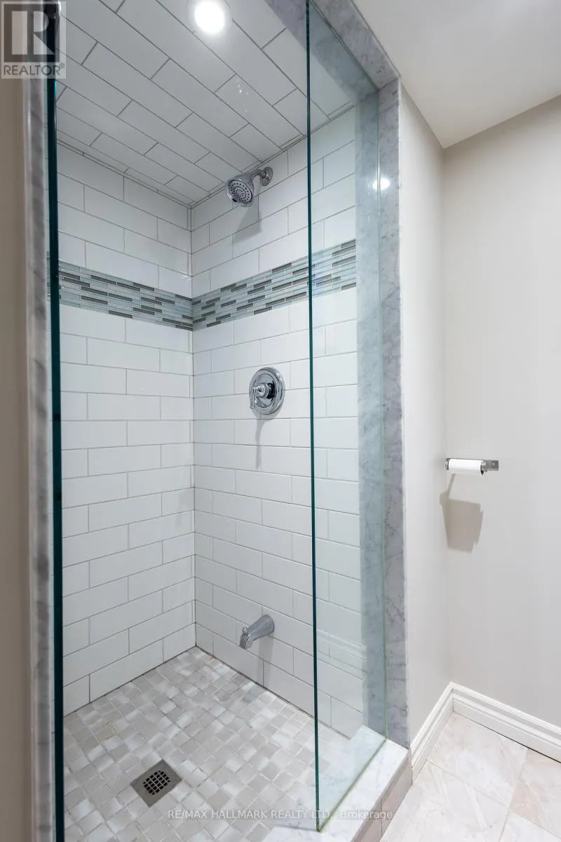 LOWER - 96 GLEN DAVIS CRESCENT