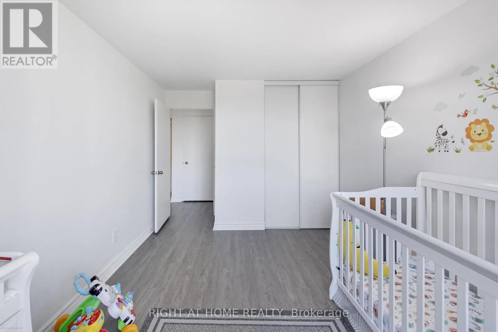 1109 - 4 PARK VISTA