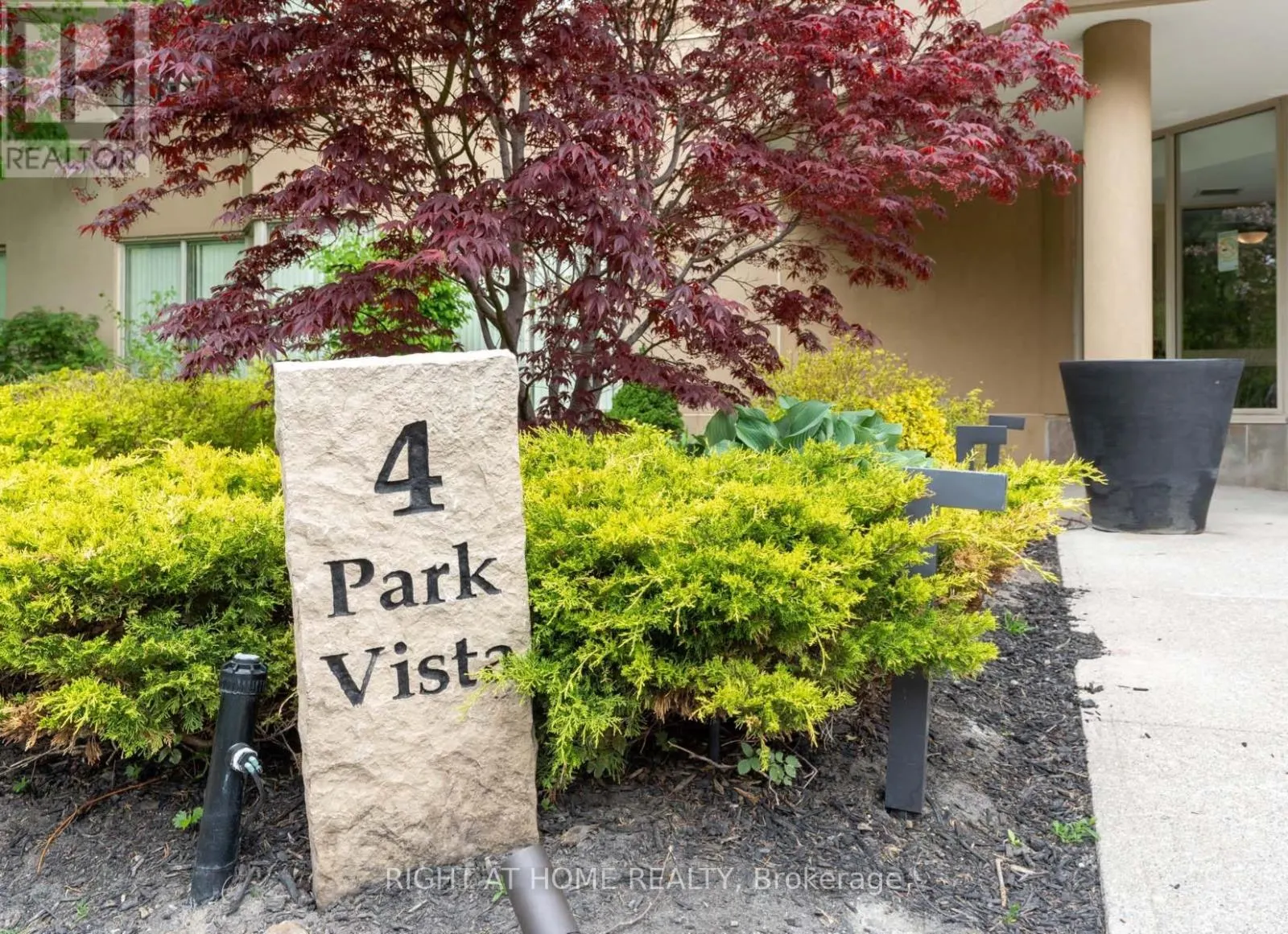 1109 - 4 PARK VISTA