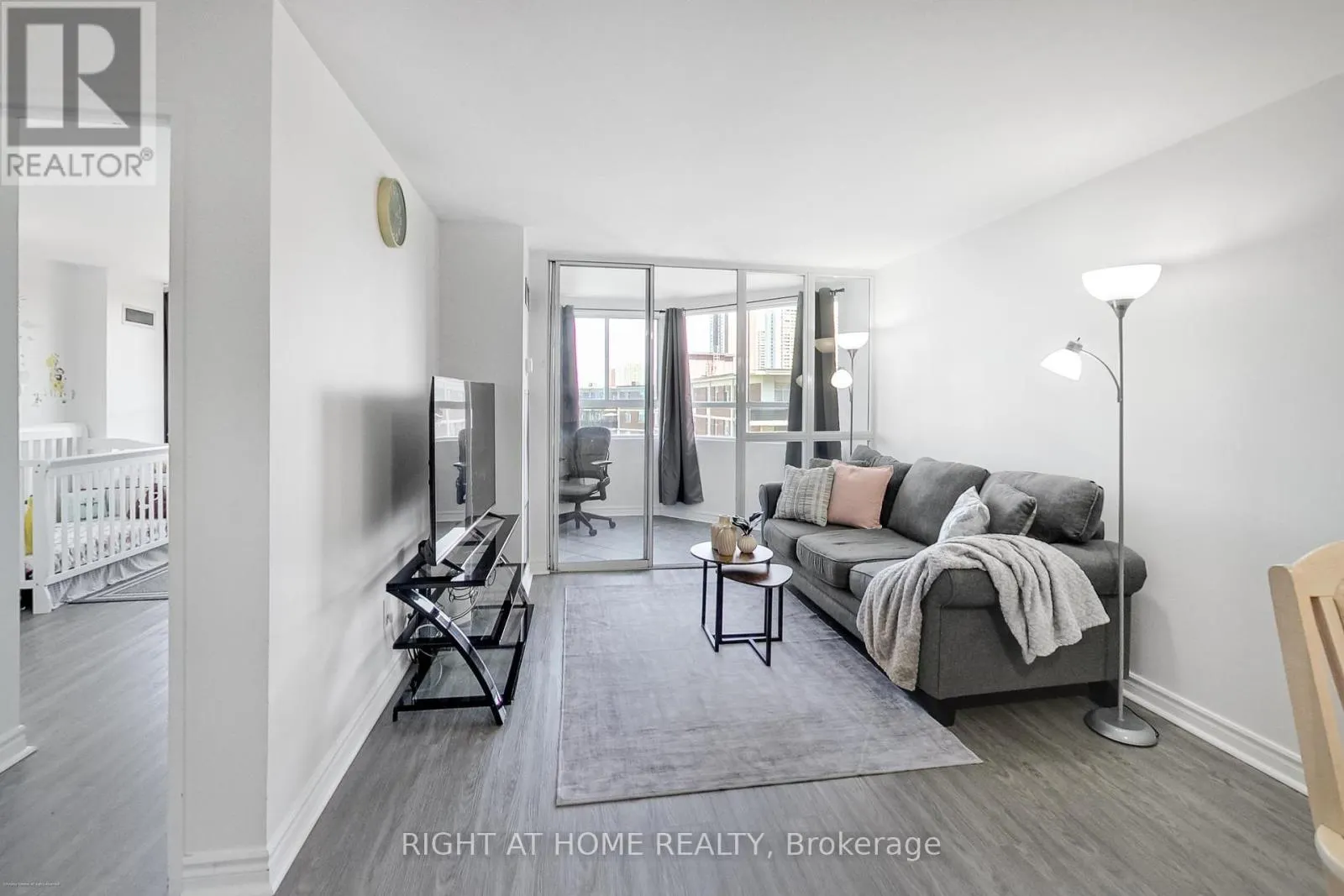 1109 - 4 PARK VISTA