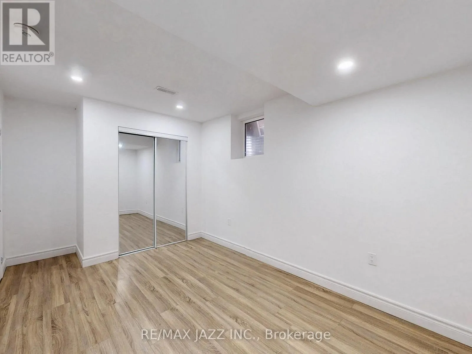 1280 AMHERST GATE