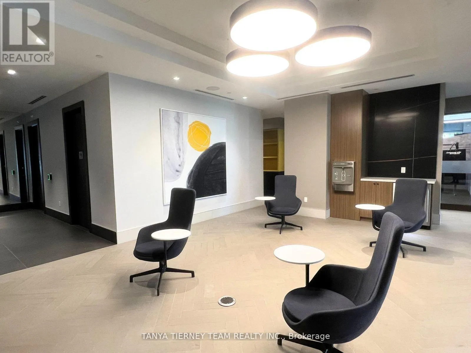 1812 - 2550 SIMCOE STREET N