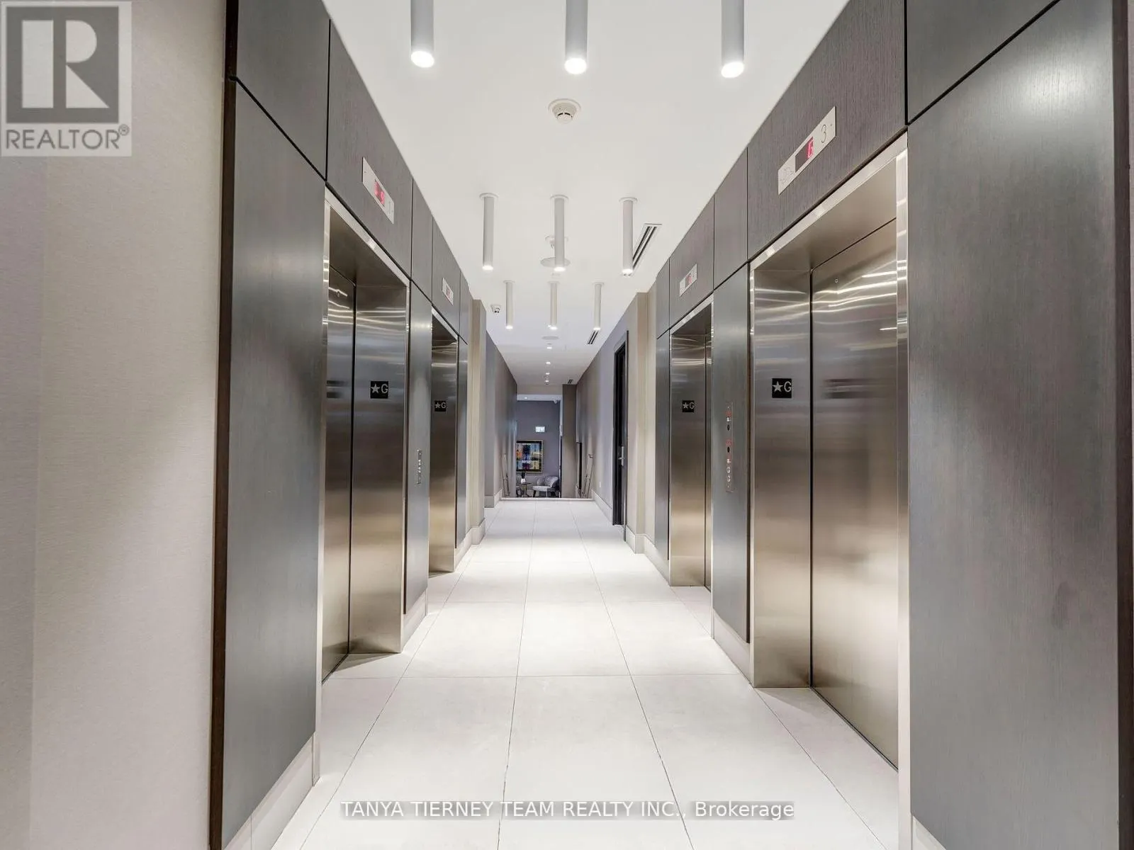 1812 - 2550 SIMCOE STREET N
