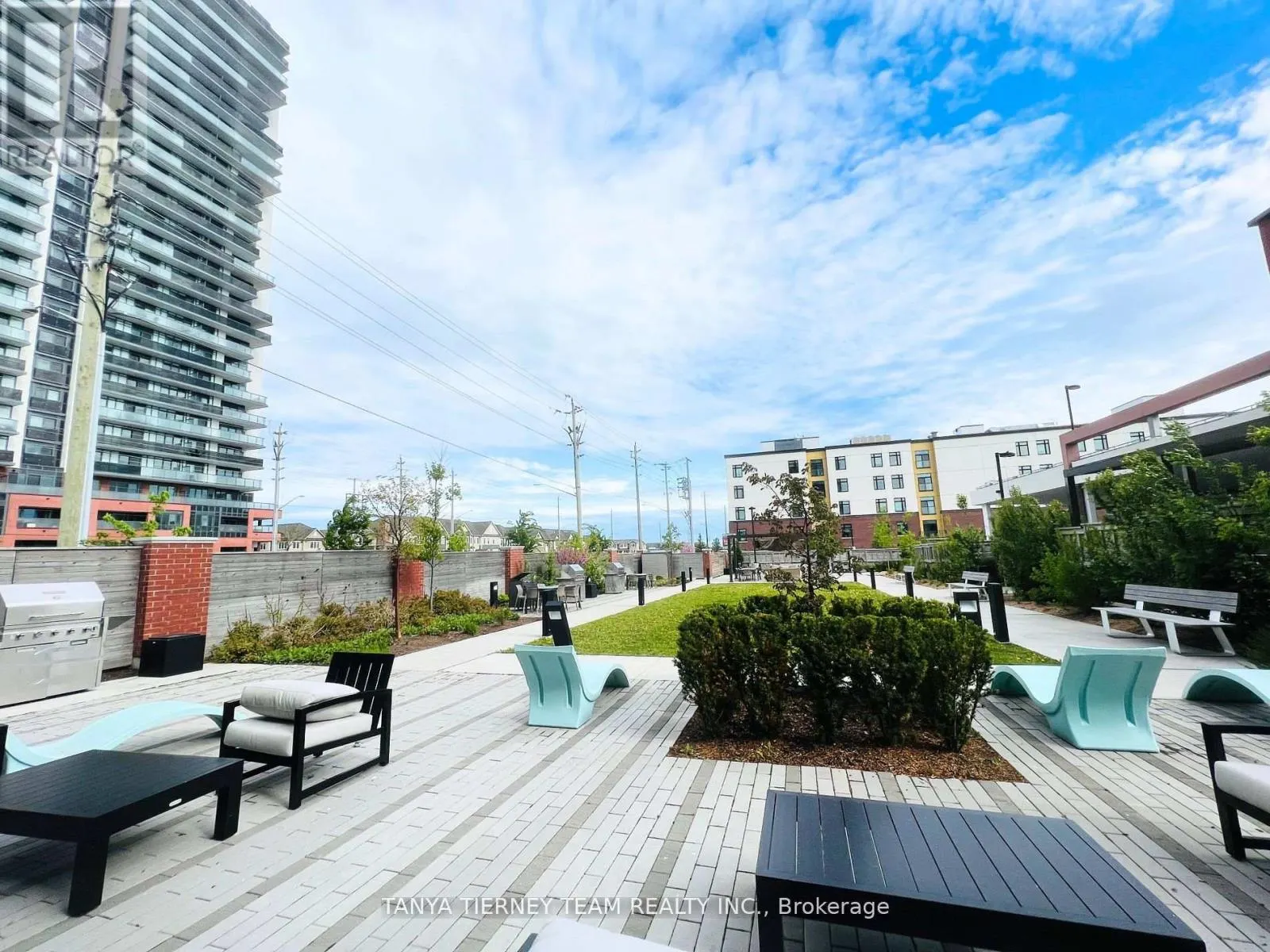 1812 - 2550 SIMCOE STREET N