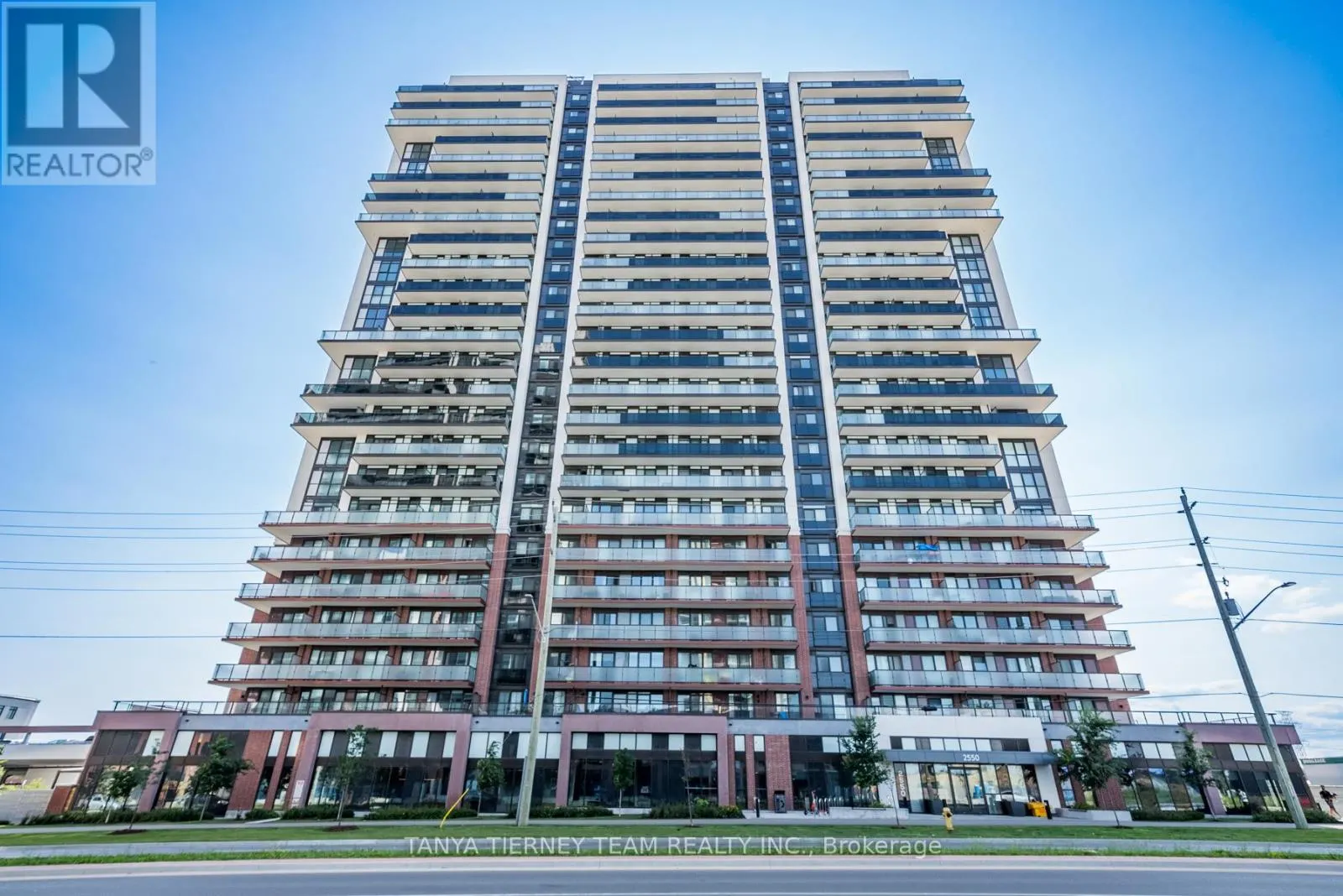 1812 - 2550 SIMCOE STREET N