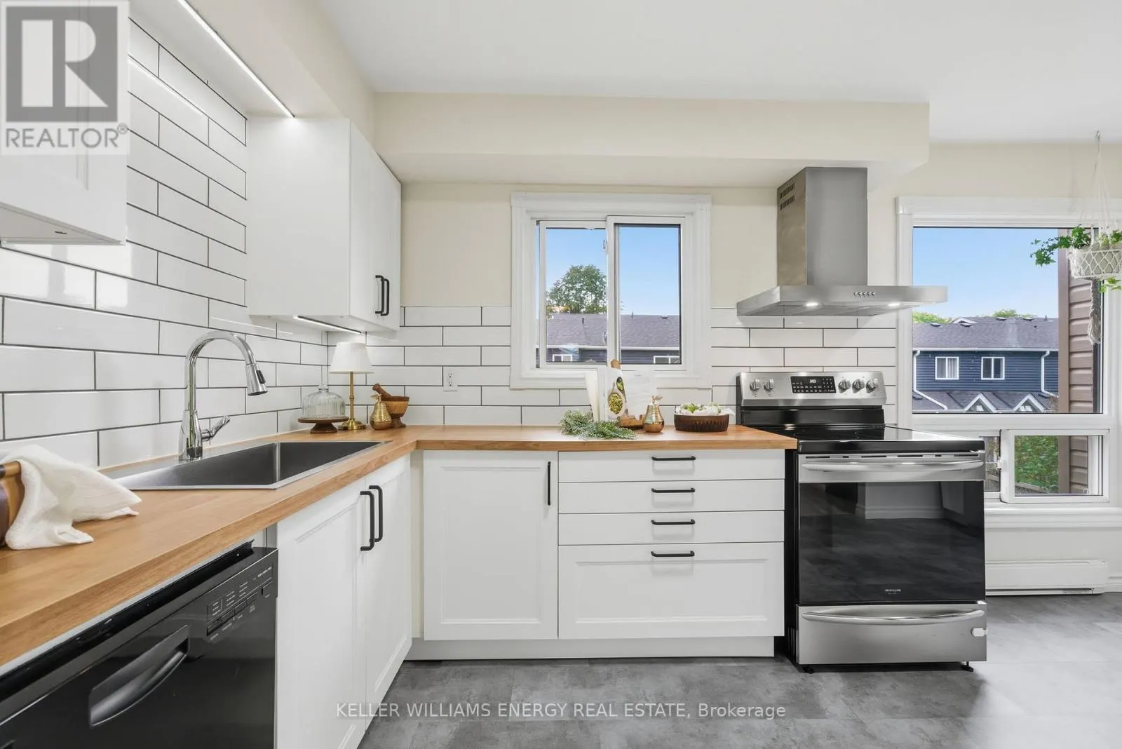 W16 - 220 ORMOND DRIVE, #W16