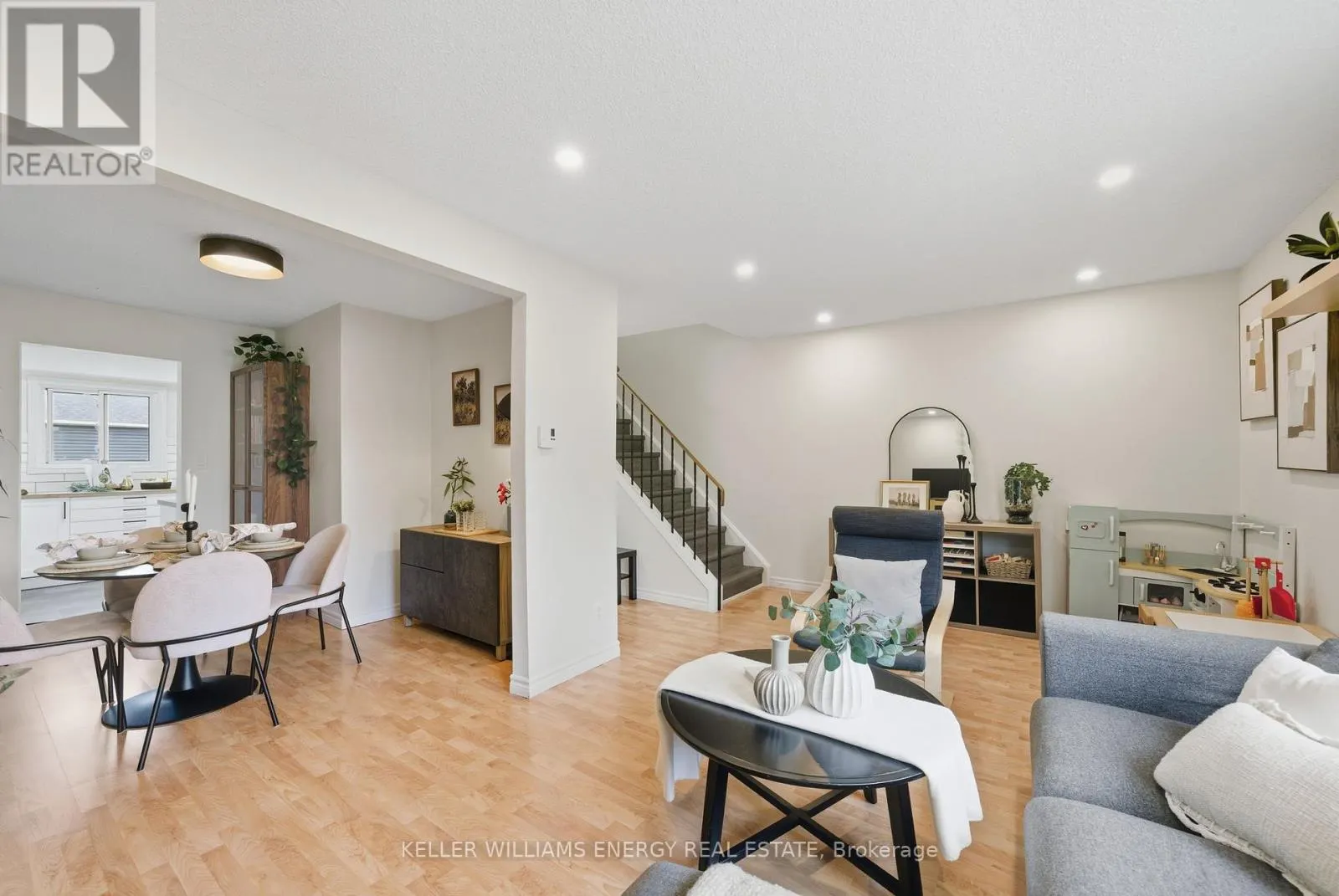 W16 - 220 ORMOND DRIVE, #W16