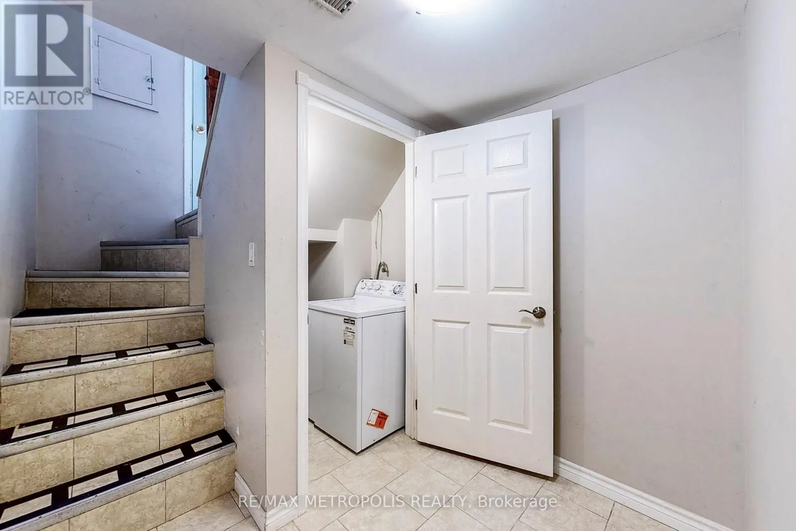 BASEMENT - 1028 MCCULLOUGH DRIVE