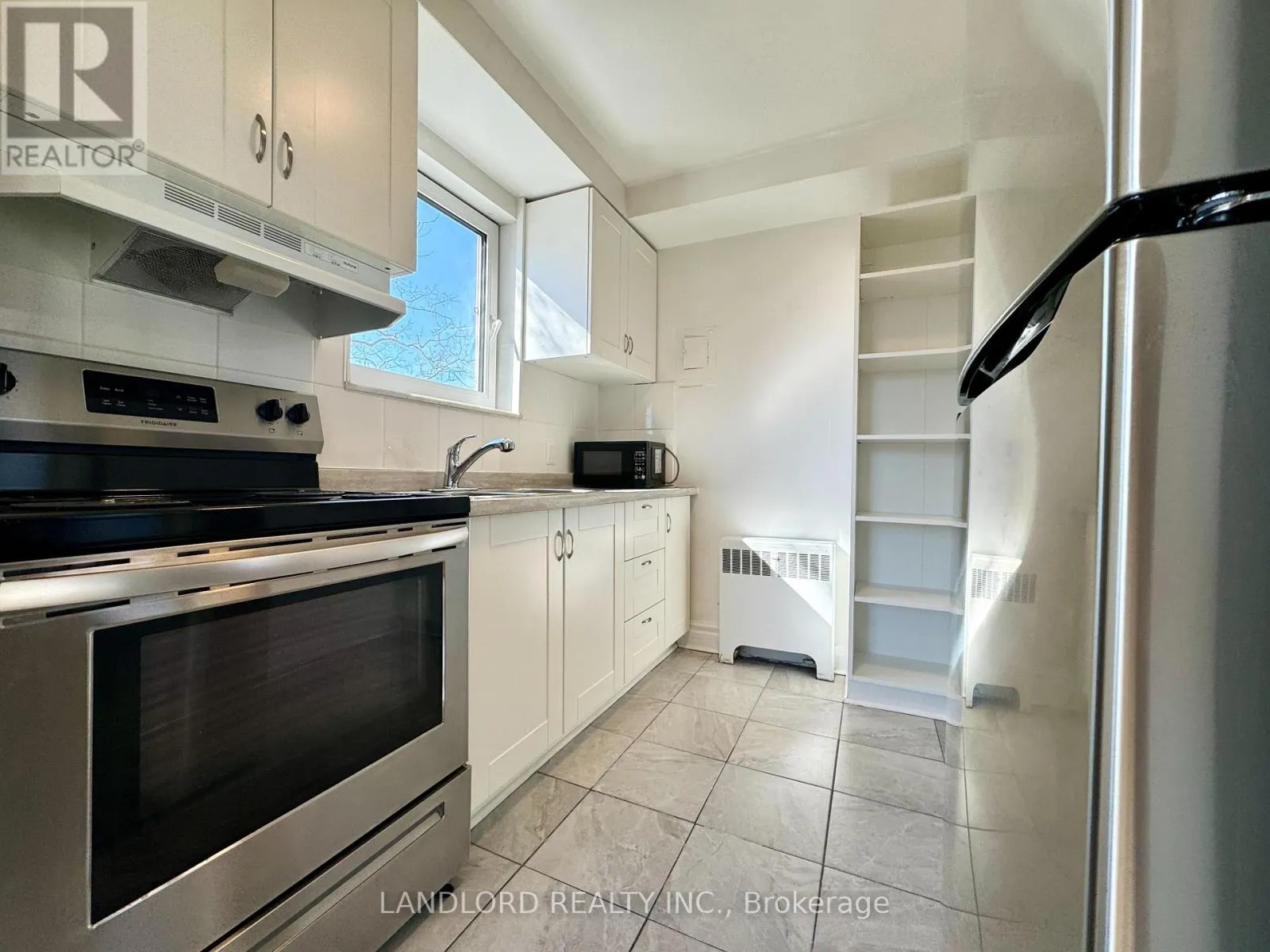 303 - 36 WOOD GLEN ROAD