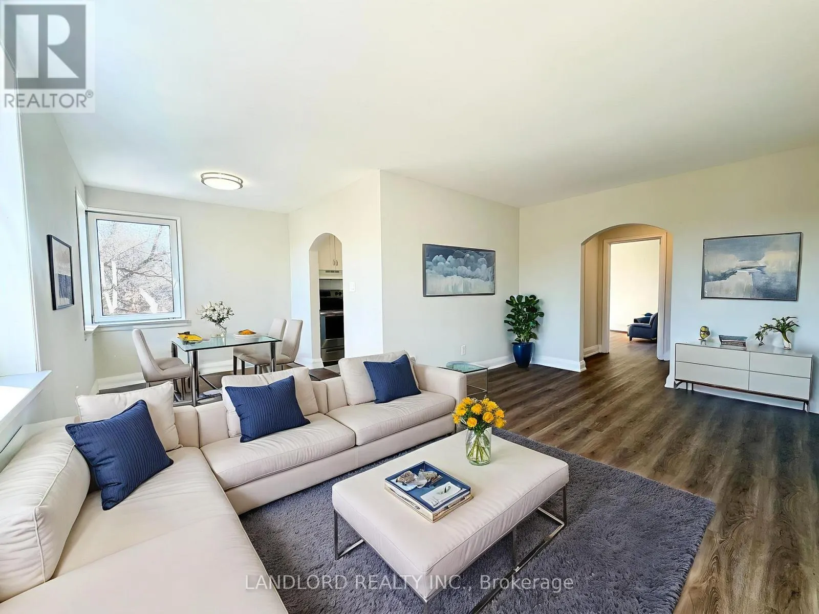 303 - 36 WOOD GLEN ROAD