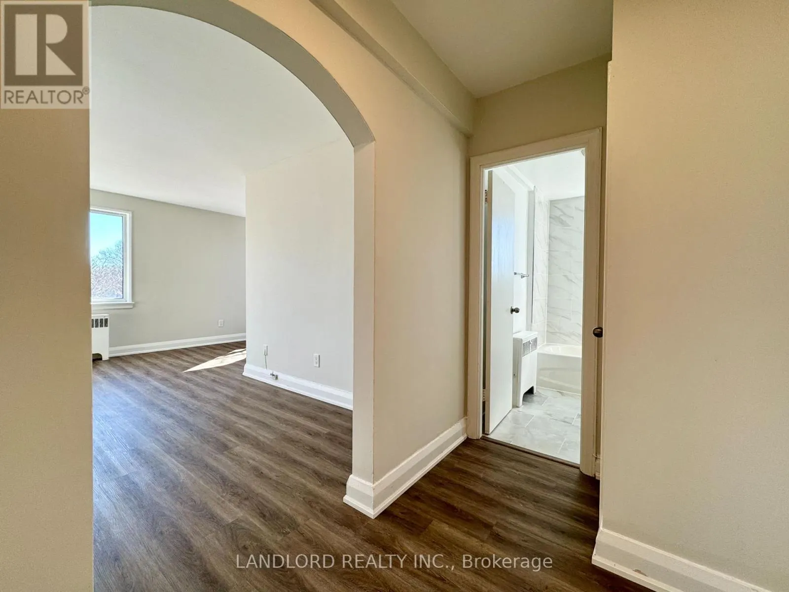 303 - 36 WOOD GLEN ROAD