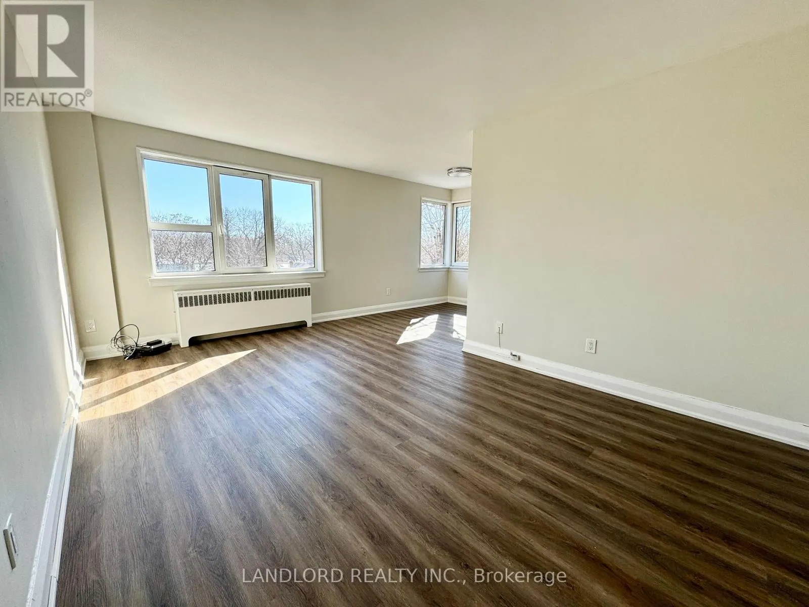 303 - 36 WOOD GLEN ROAD