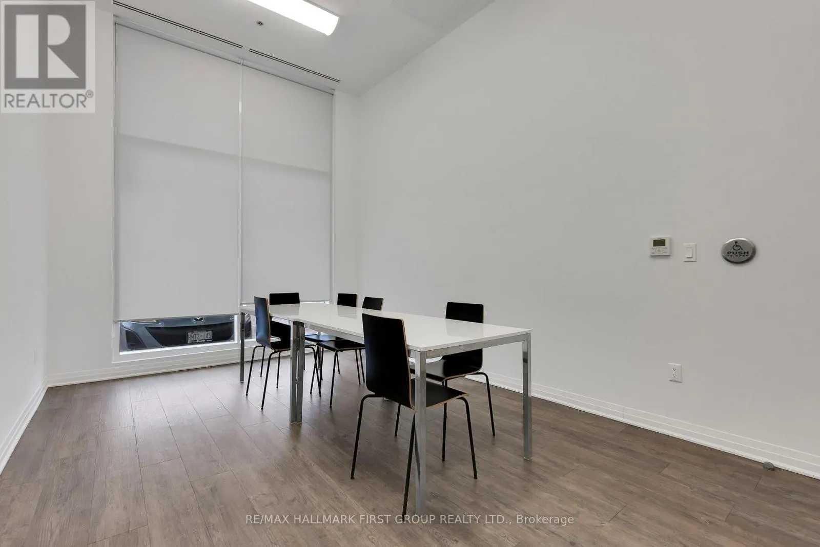 709 - 1900 SIMCOE STREET N