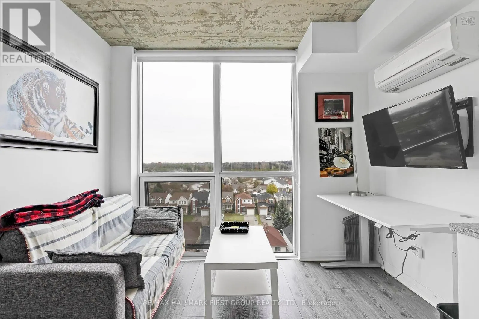 709 - 1900 SIMCOE STREET N