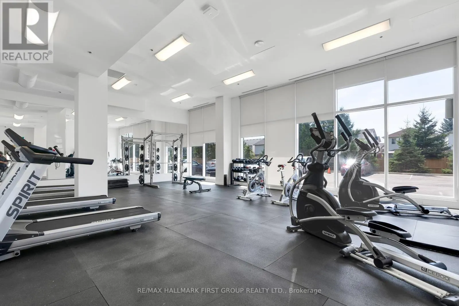 709 - 1900 SIMCOE STREET N