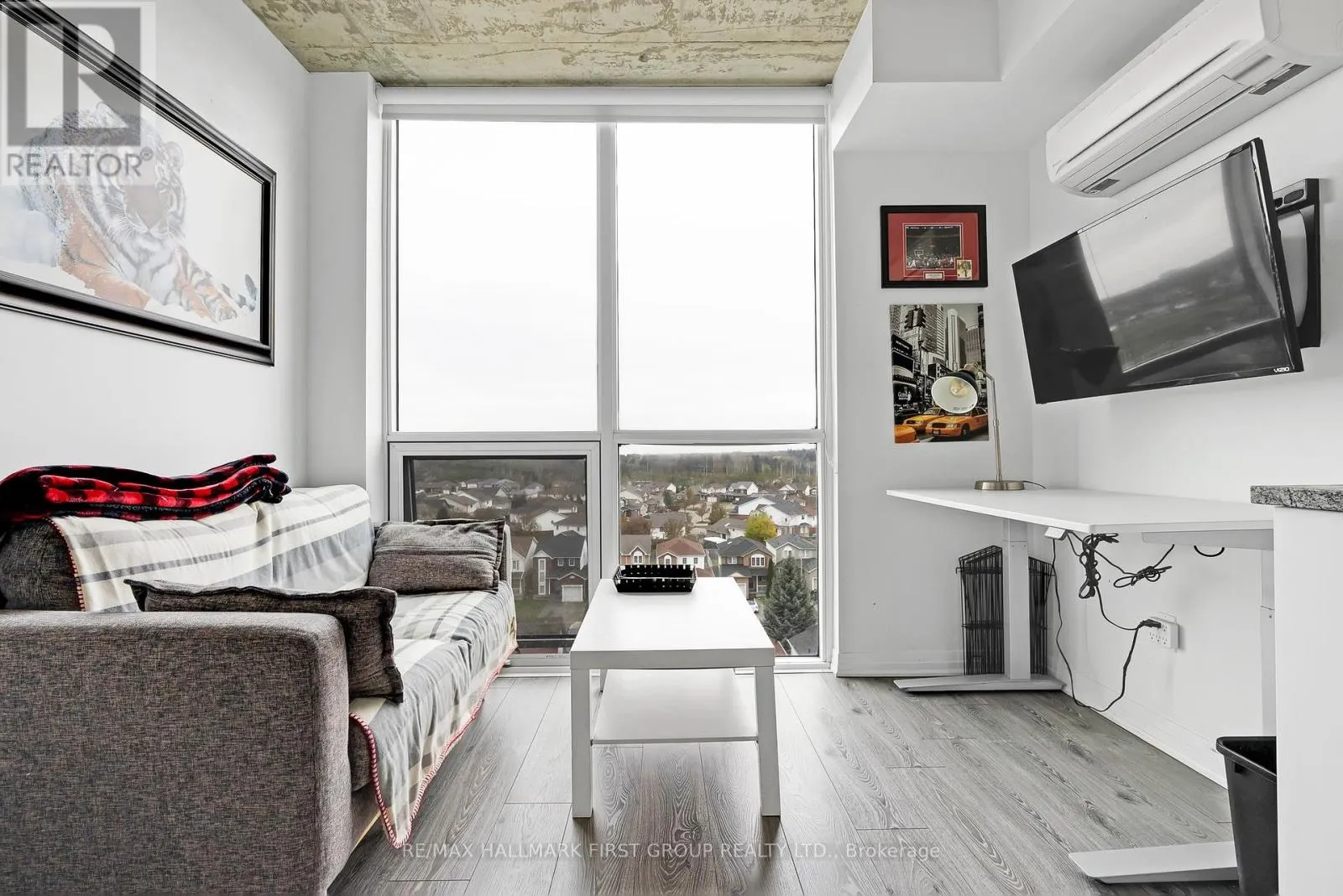 709 - 1900 SIMCOE STREET N