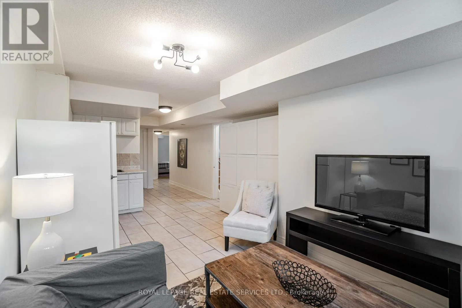 171 CLONMORE DRIVE E