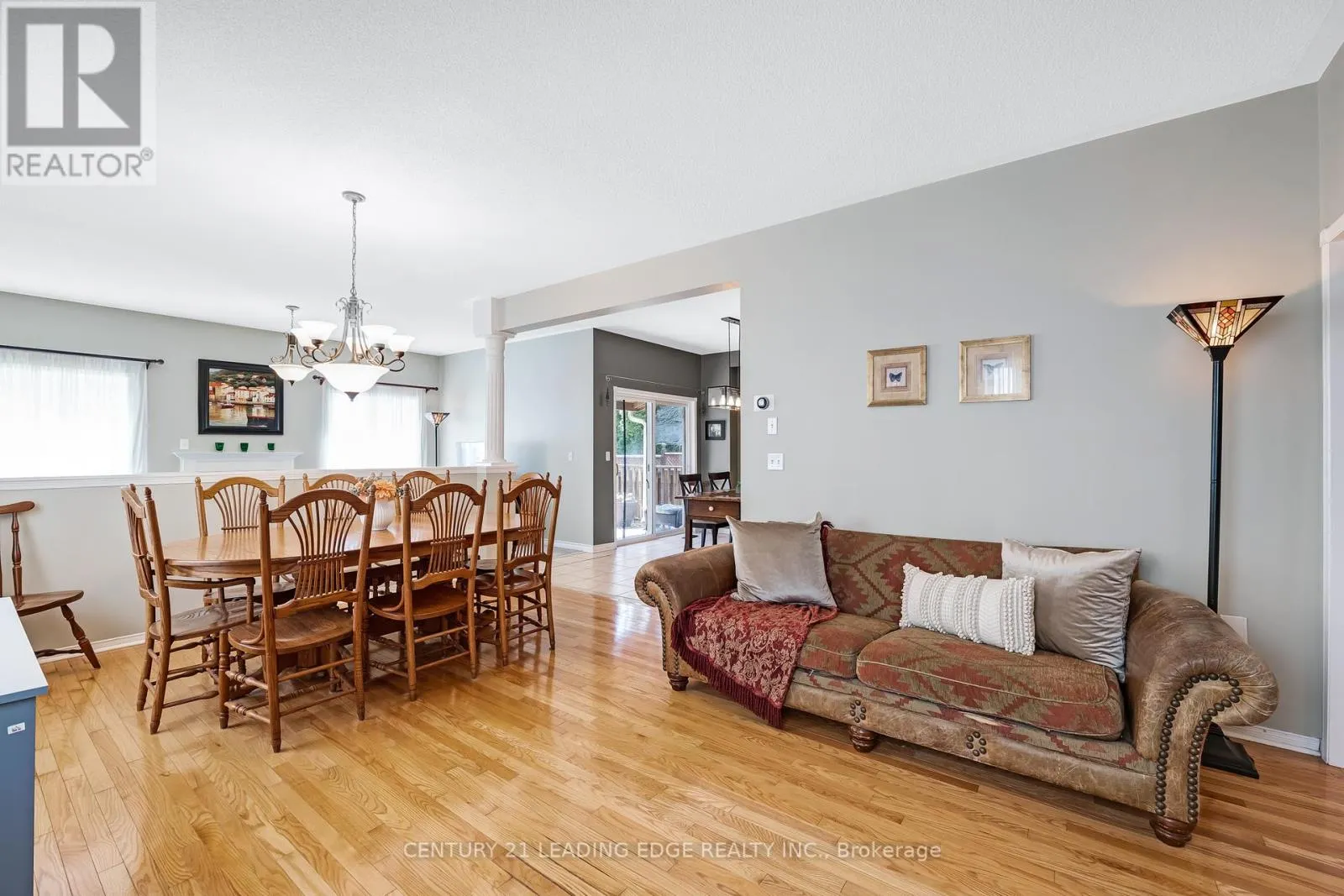 53 KINROSS AVENUE