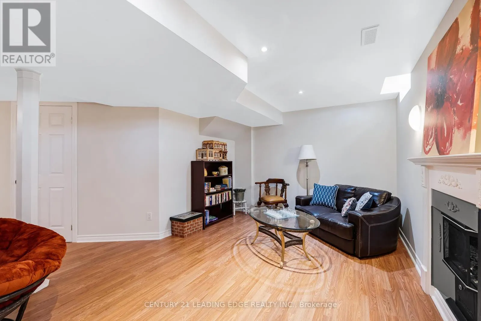 53 KINROSS AVENUE