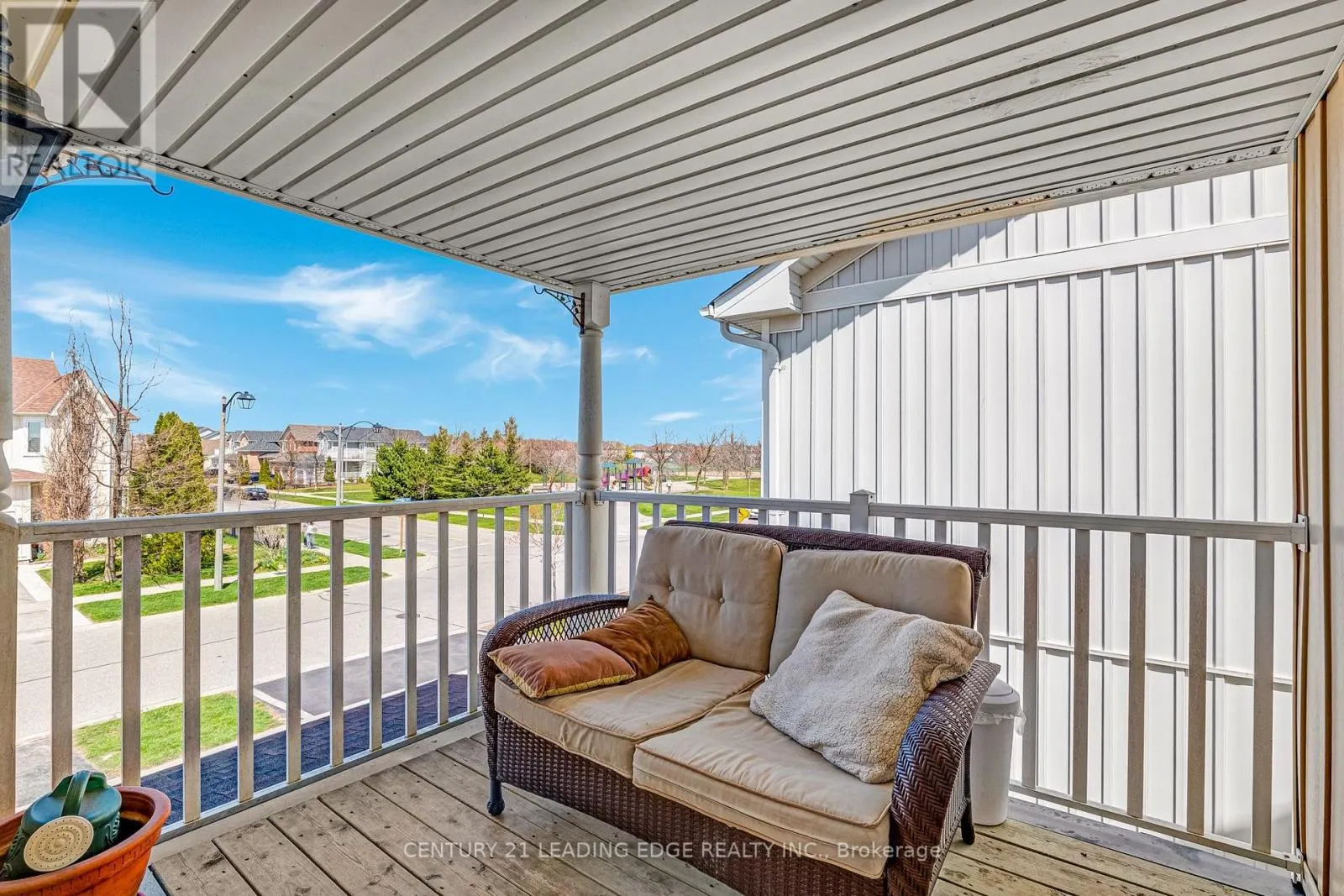 53 KINROSS AVENUE