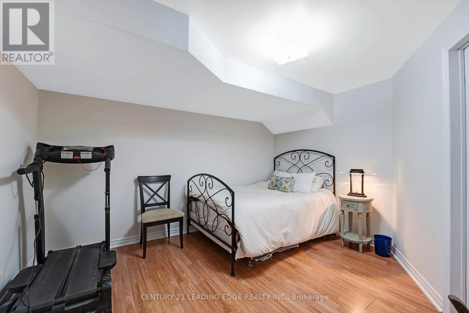 53 KINROSS AVENUE
