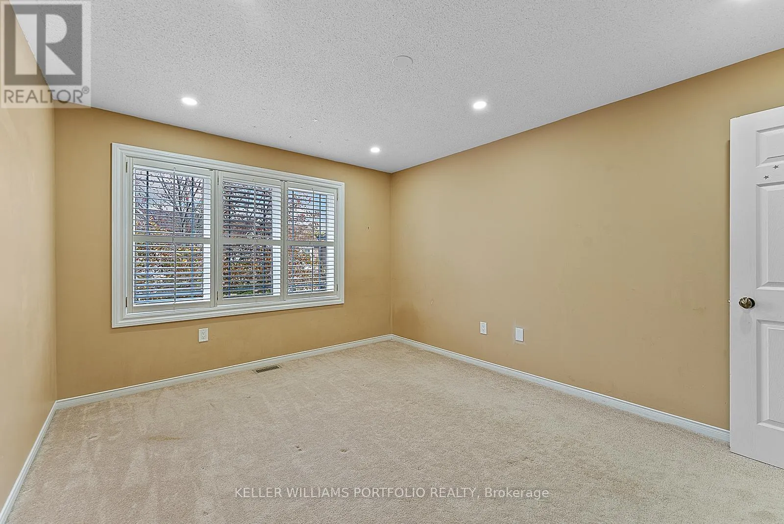 66 ARMITAGE CRESCENT