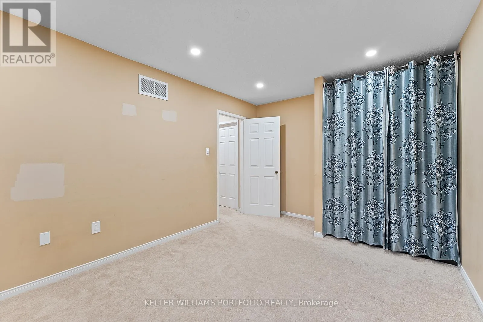 66 ARMITAGE CRESCENT