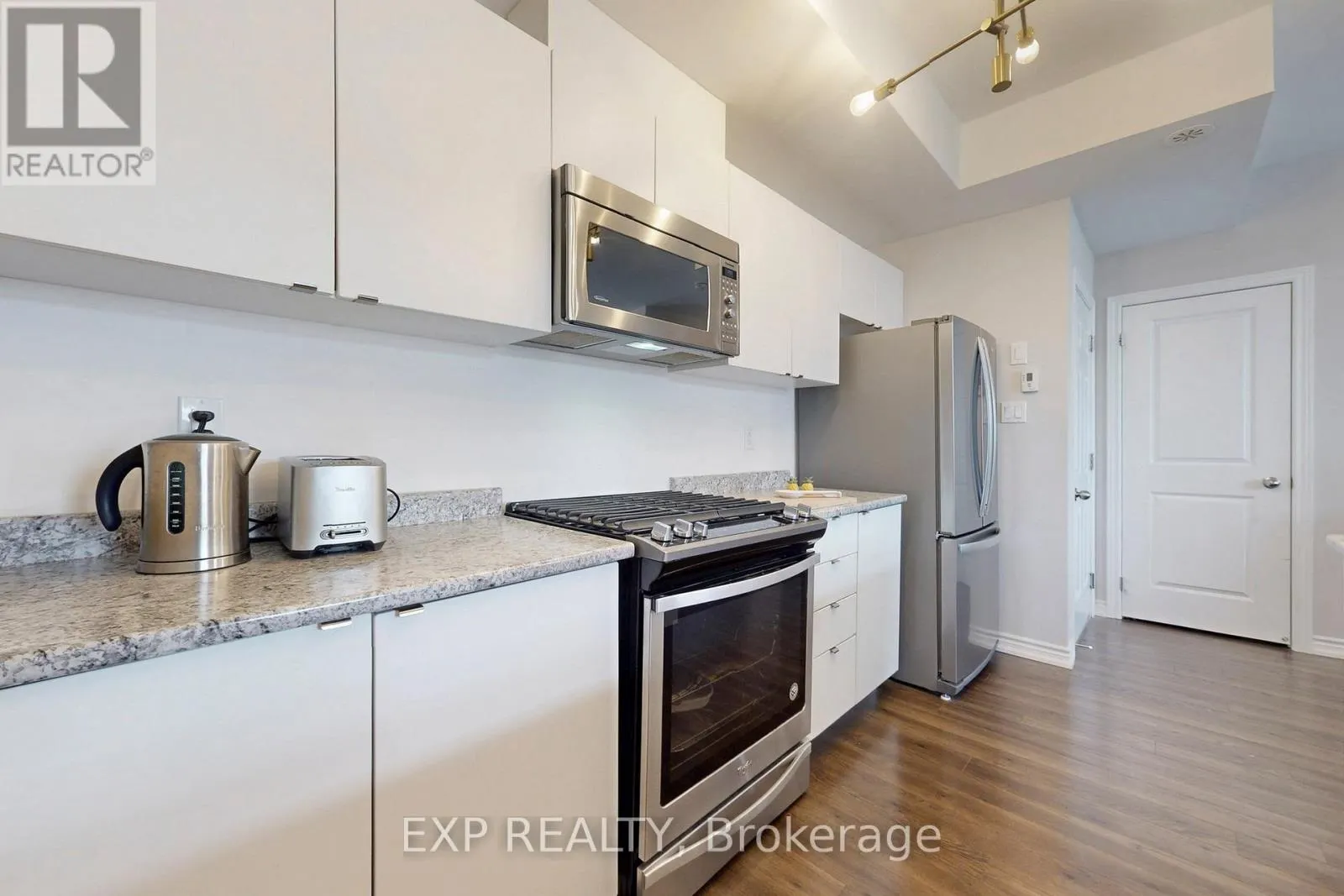 94 - 2584 WILLIAM JACKSON DRIVE